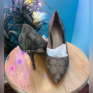 Coach Wiley Signature Leather Heels Size 9B